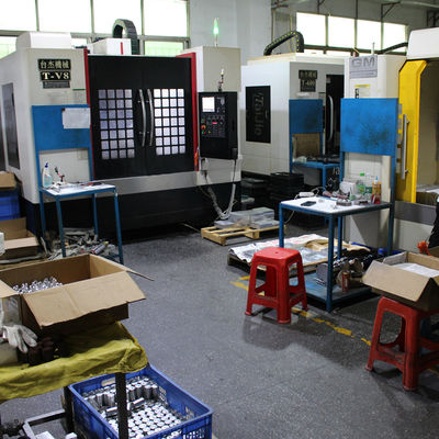 Η μηχανική CNC να στρώσει με άμμο μερών αργιλίου άλεσης επιφάνεια στίλβωσης τελειώνει